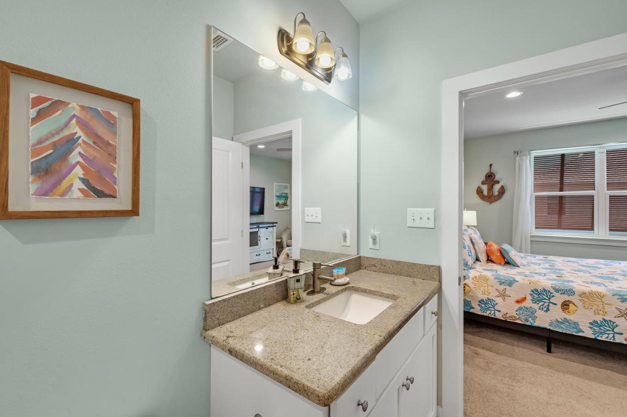Coral Dreams-Luxe Cottage Steps From The Beach & Pool! غولف شورز المظهر الخارجي الصورة